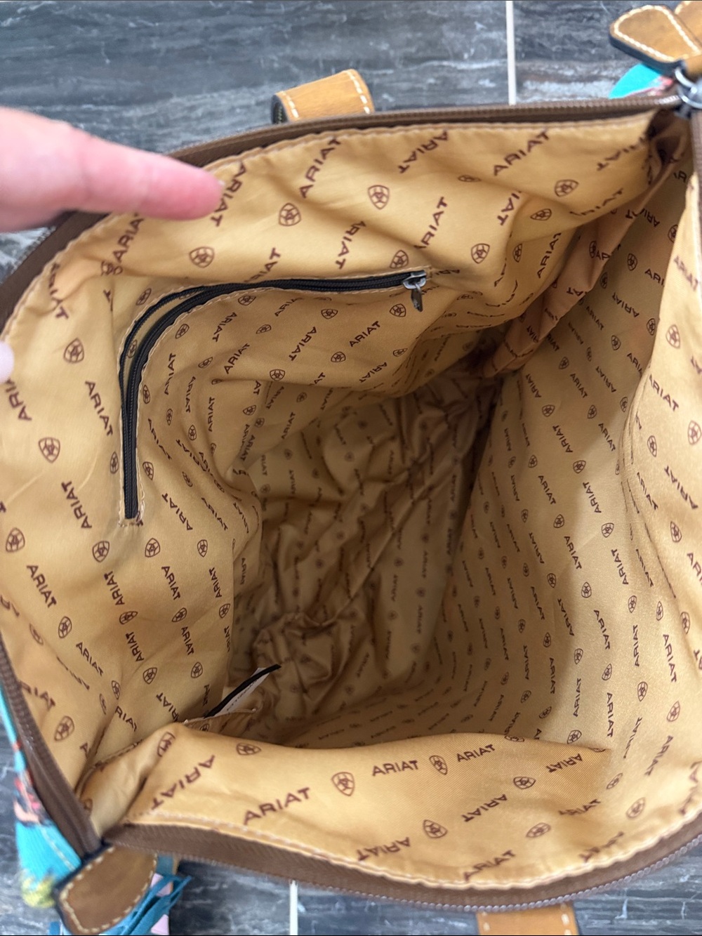 ARIAT TURQUOISE BRONCO CRUISER TOTE western rodeo - Picture 4 of 4